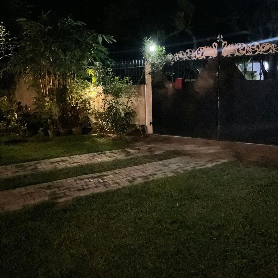 Platinum Holiday Home Anuradhapura Exterior photo