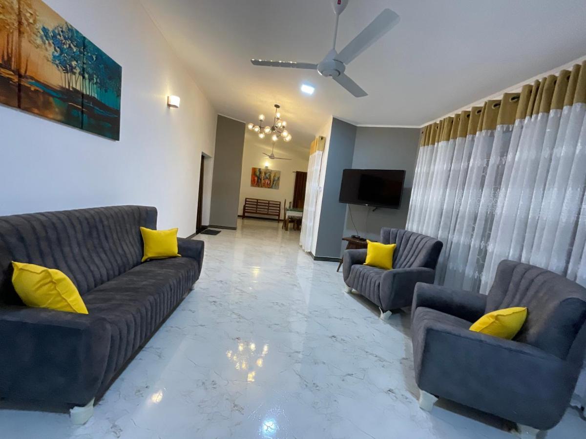 Platinum Holiday Home Anuradhapura Exterior photo